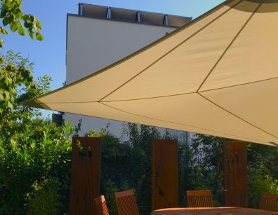 Voile d'Ombrage Triangulaire 5x5x5m Imperméable Beige Solaria Maanta