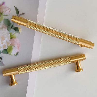 Yuanhao Lot de 2 Poignées de Placard Modernes Dorées Espacement des Trous de 128 mm Poignées de Porte de Cuisine Poignées Vintage