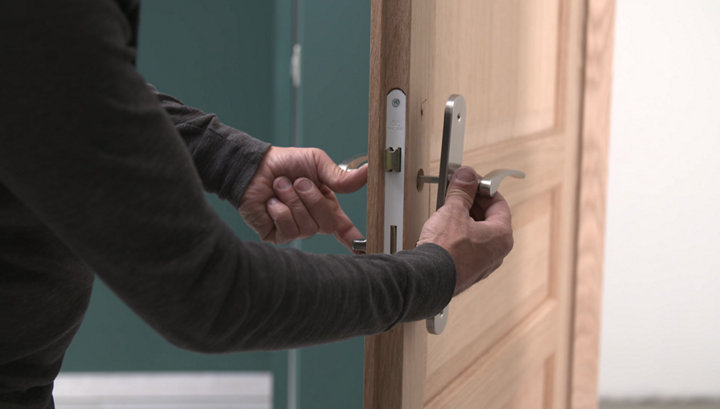 Comment remplacer une poignée de porte