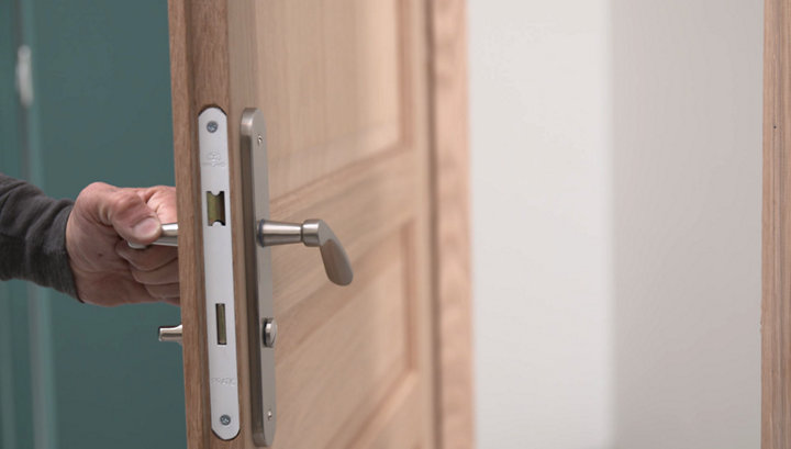 Comment remplacer une poignée de porte