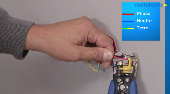 Étape 3 : Raccorder l'appareil au circuit électrique