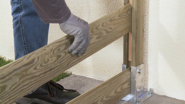 Comment poser des panneaux à composer en bois ?