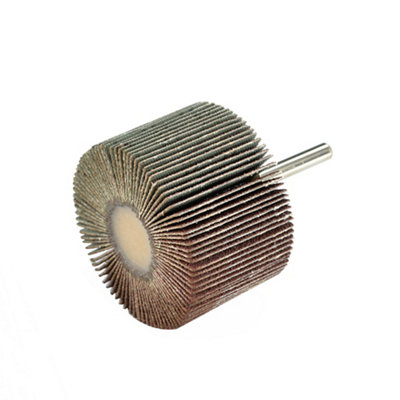 Rouleau abrasif pour perceuse