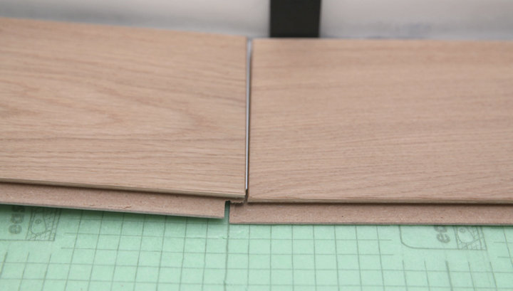 Étape 2 : Poser les lames de parquet