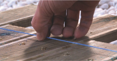 Installer une terrasse en pose vissée