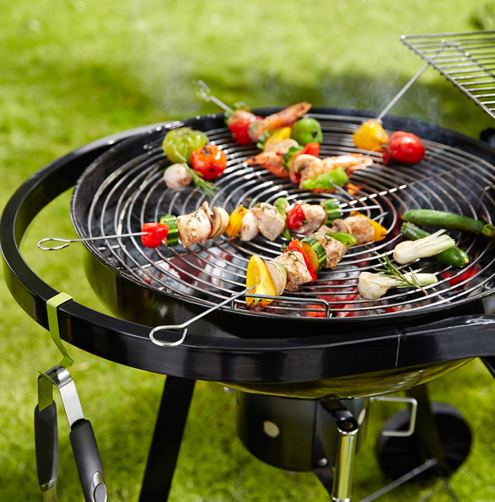 Nettoyer la grille du barbecue