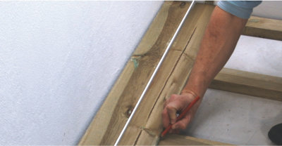 Installer une terrasse en pose vissée