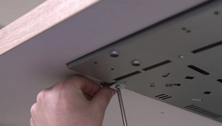 Comment poser une plaque de cuisson électrique ?