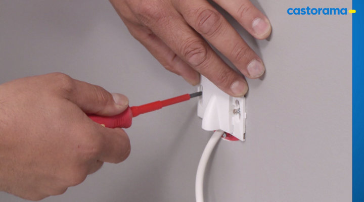 Étape 3 : Raccorder l'appareil au circuit électrique
