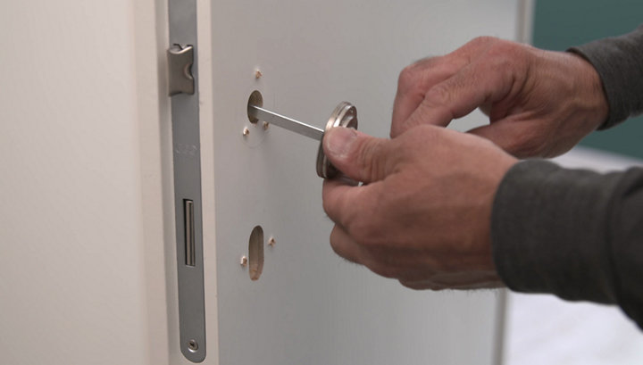 Comment remplacer une poignée de porte
