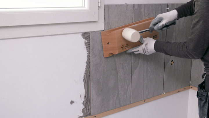 Comment poser du carrelage au mur