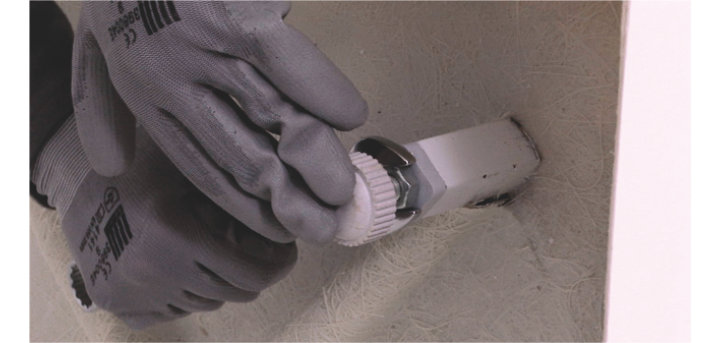 Comment installer un receveur et des parois de douche ?
