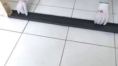 Pose de la semelle de la cloison