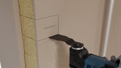 Découpe du doublage pour l'espace des pattes de fixation