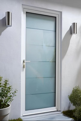 Photo d'une porte d'entrée complétement vitrée