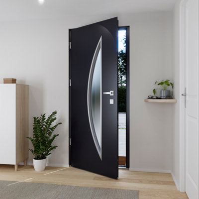 Photo de l'intérieur de la maison avec une porte en acier ouverte