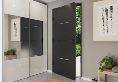 Porte en acier vue de l'intérieur de la maison