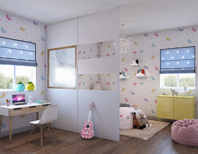 Cloison de séparation blanche dans une chambre d'enfant