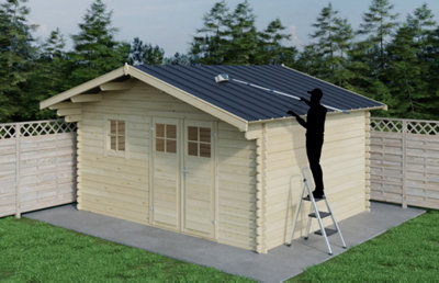 Illustration personne nettoyant toit cabanon en bois avec perche