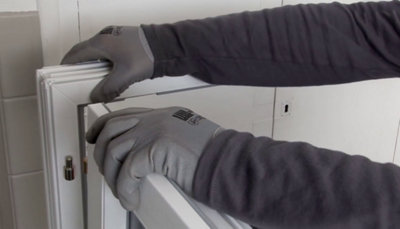 préparation de la nouvelle fenêtre PVC