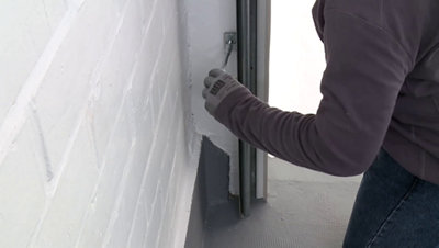 Percez ensuite sur les repères
