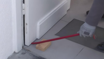 dépose porte avec pied de biche