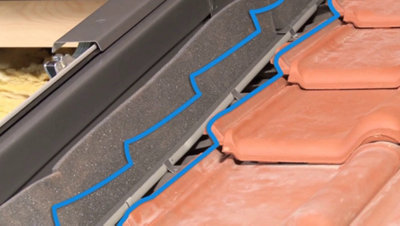 La mousse latérale doit être découpée