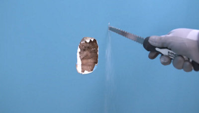 Découpe mur avec scie à guichet