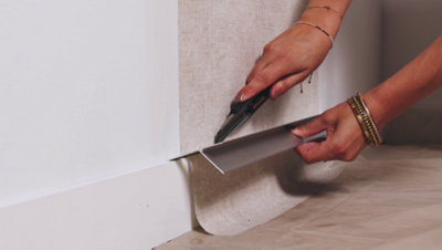 Coupez l’excédent de papier