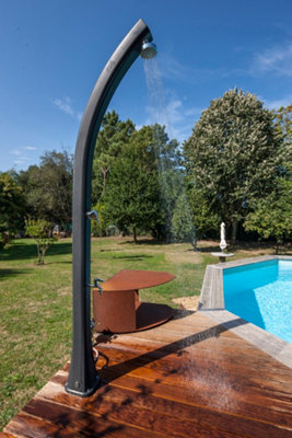 Douches extérieures solaires