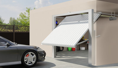Une porte de garage sectionnelle s'ouvre pour laisser entrer un véhicule