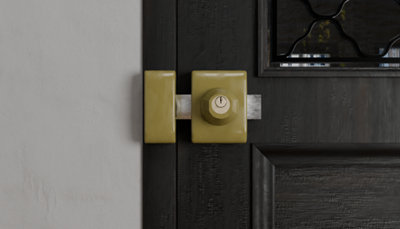 Verrou à double-entrée sur une porte