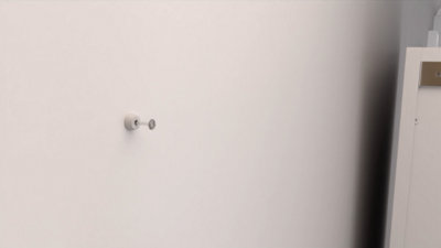 Percez le mur à l’emplacement de la croix