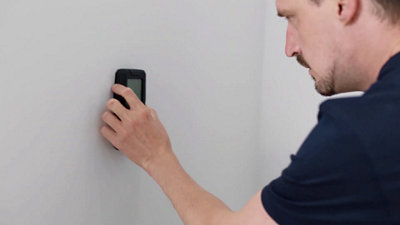 Comment utiliser un détecteur de matériaux.