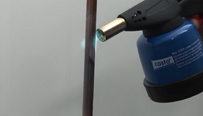 Chauffer le tube de cuivre