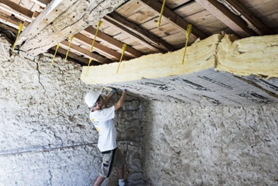 suspentes utilisées pour fixer l'isolation