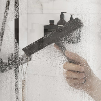 La raclette de douche