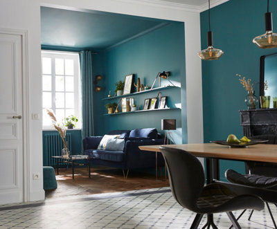 Inviter la couleur au plafond​