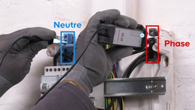 Test neutre et phase du tableau avec testeur de tension
