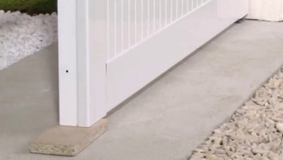 Placez une cale de l’épaisseur du pivot