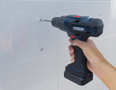 Percez ensuite lentement