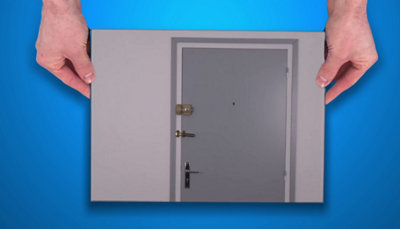 Résultat final avec tous les éléments de sécurité posés sur la porte
