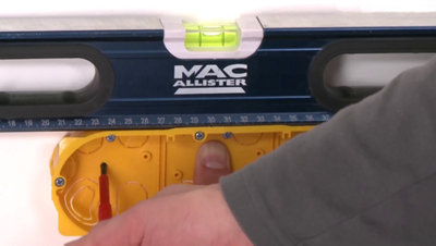 Utilisation niveau sur boite multiposte au mur