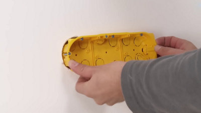 installation boite d'encastrement multiposte