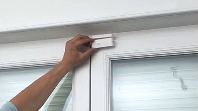 Pour l'installation d’un détecteur sur une fenêtre :