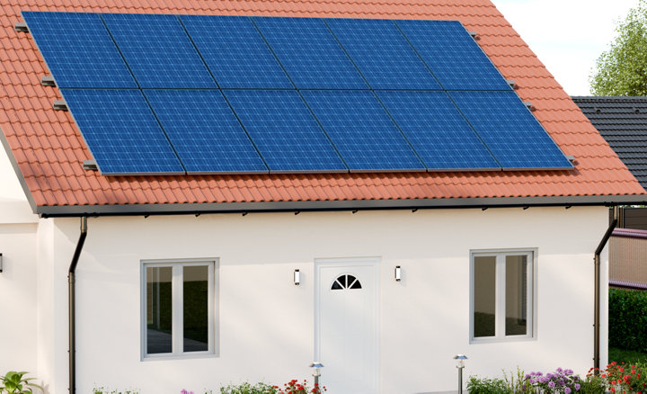 Panneaux solaires installés sur un toit
