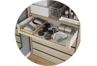 Tiroir de dressing ouvert sur accessoires