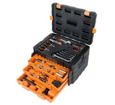 Une boîte à outils avec des rangements