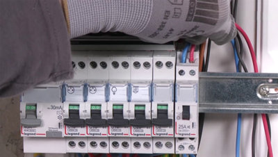 Relez les circuits