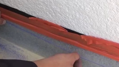 À l’aide d’un cordeau de traçage, reportez à nouveau le marquage de la hauteur de votre dalle afin qu’il reste visible lors du gâchage du béton.​